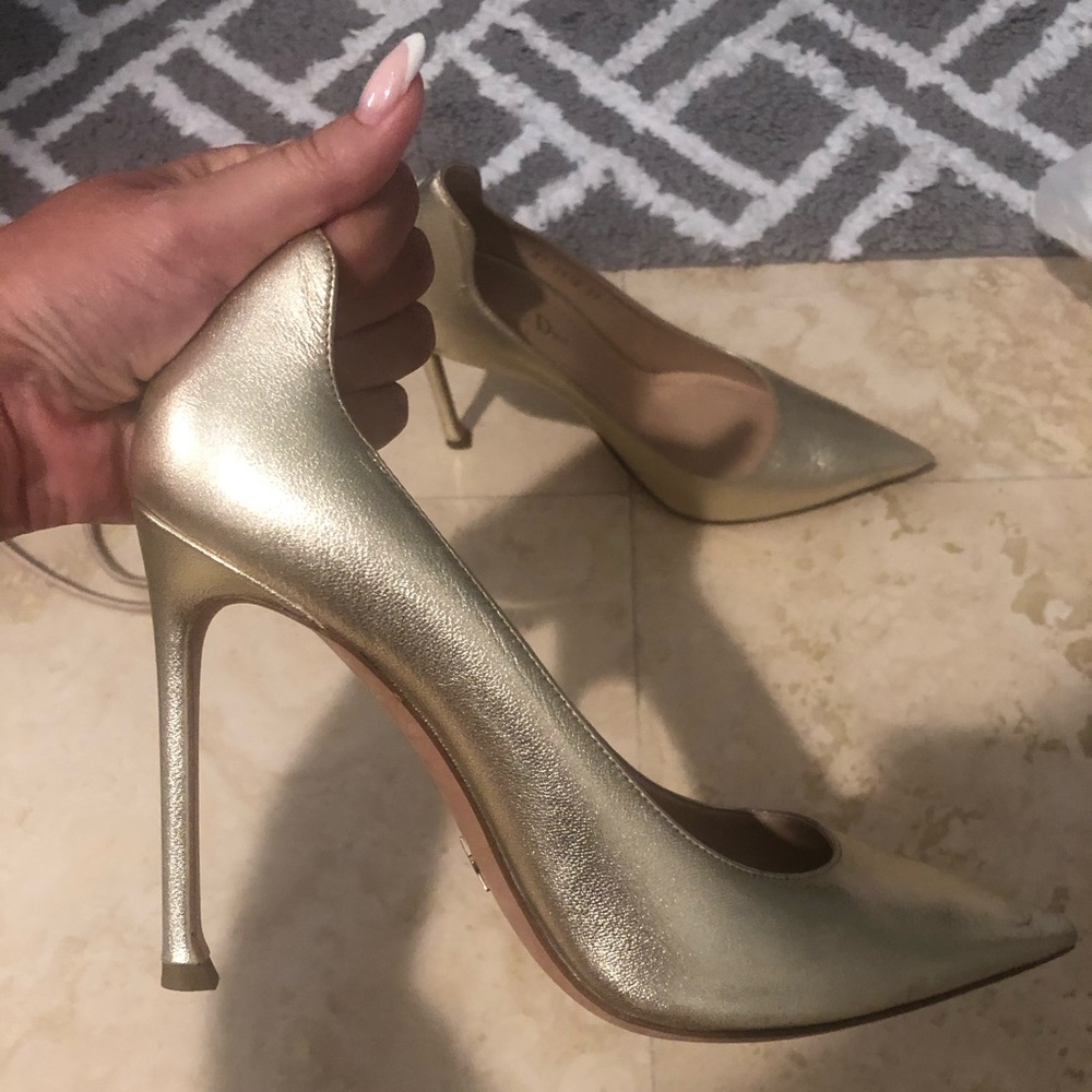 Dior brand new gold pumps size 39